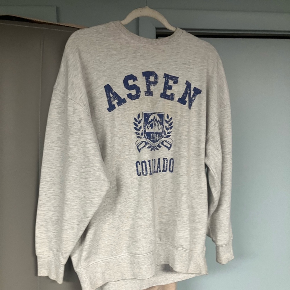 Garage brand aspen Colorado outdoor athletic club heather grey sweatshirt medium